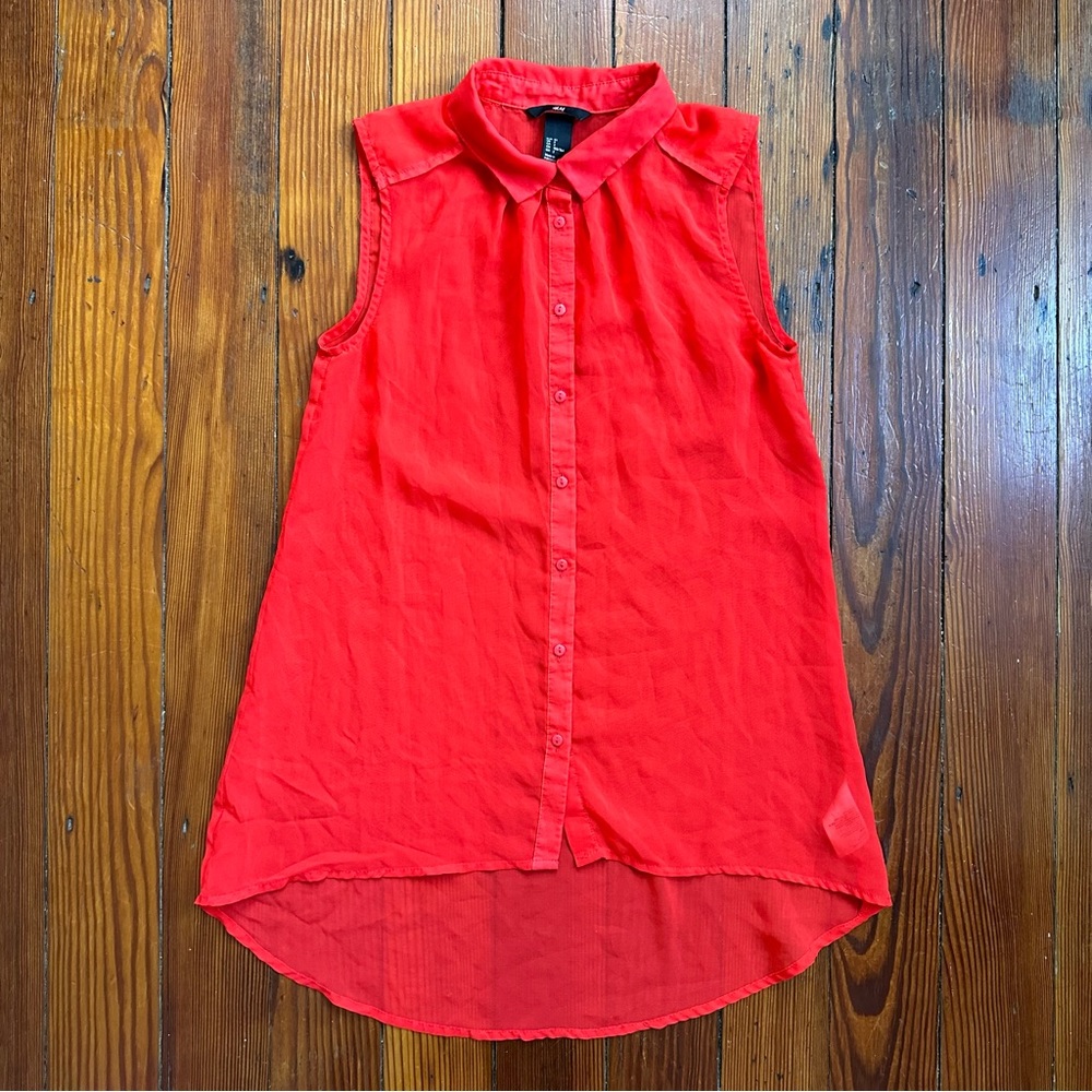 H&M sheer sleeveless button down blouse
